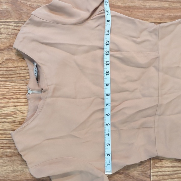 Tan A-line mini dress w/ small cutout Sandro size XS white raw hem fitted - Picture 2 of 6